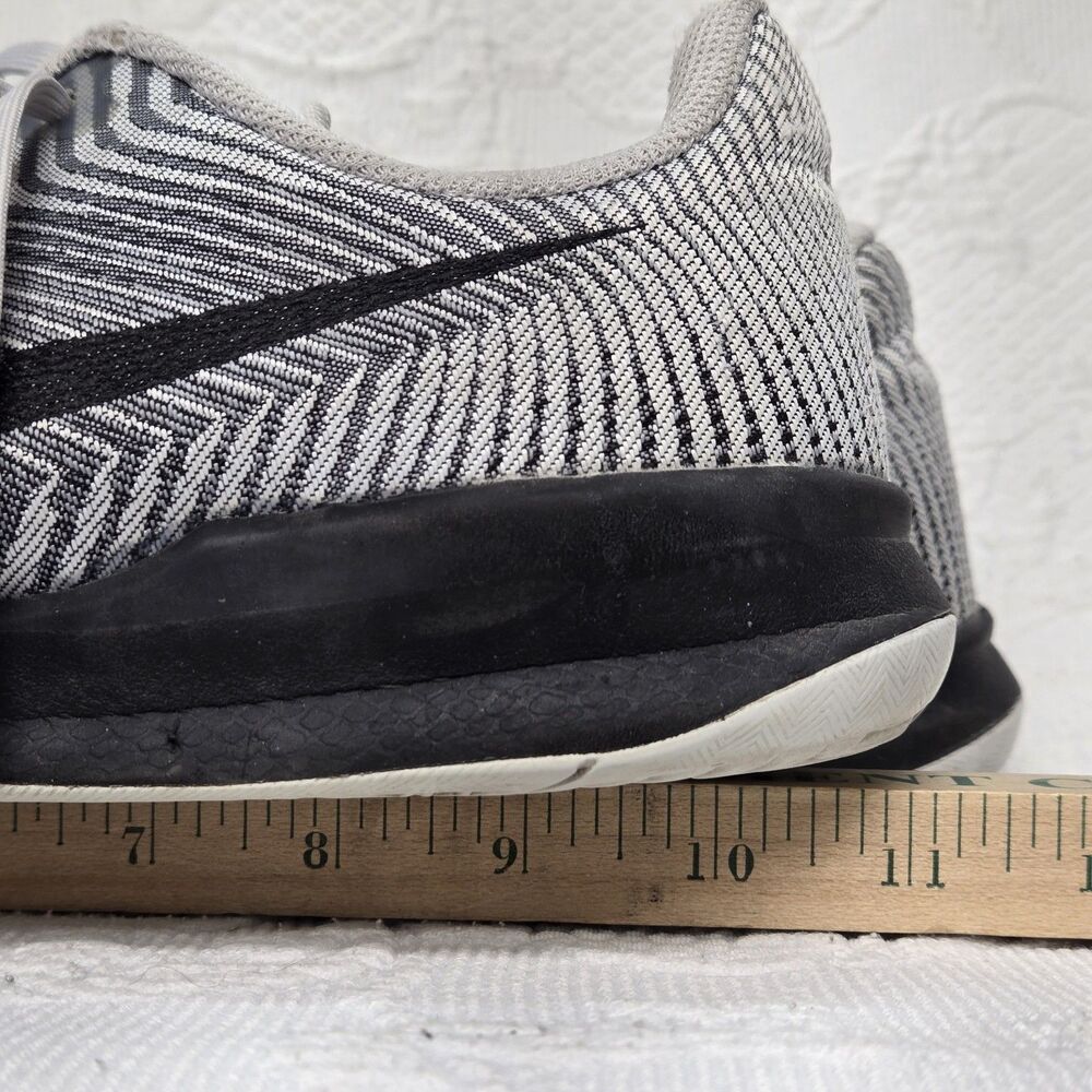 2015 Nike Kobe Mentality 2 Grey Striped Canvas Sneakers Mens 9 Basketball Shoes - Picture 10 of 10